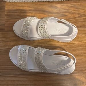 Sketchers Luxe Foam rhinestone/sparkly sandals size 8.5